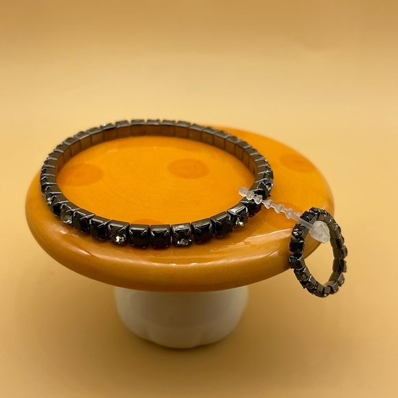 Cookie Lee Rhinestone Stretch Bracelet and Ring Set with Handmade Gift Box, New - Picture 3 of 8